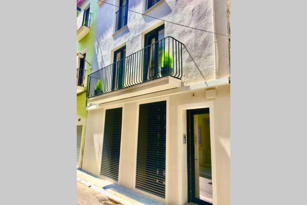Loft De Diseno Con Balcon Leilighet Figueres  Eksteriør bilde